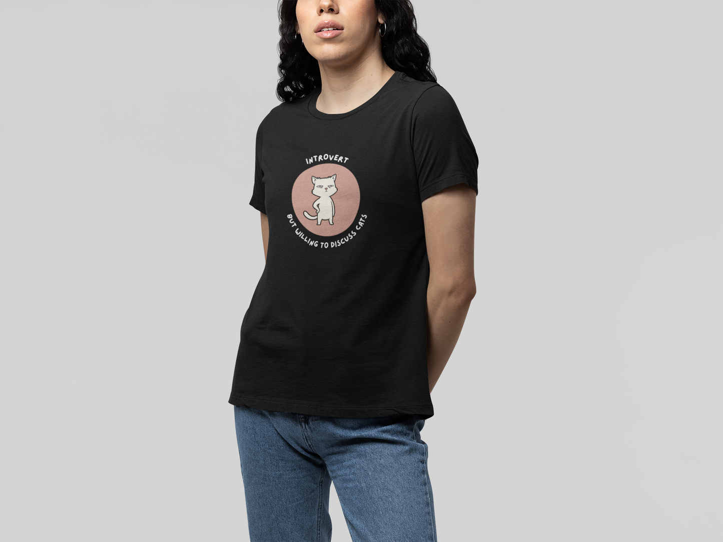 T-Shirt Introvert But Willing to Discuss Cats T-Shirt – Grumpy Cat Graphic Tee