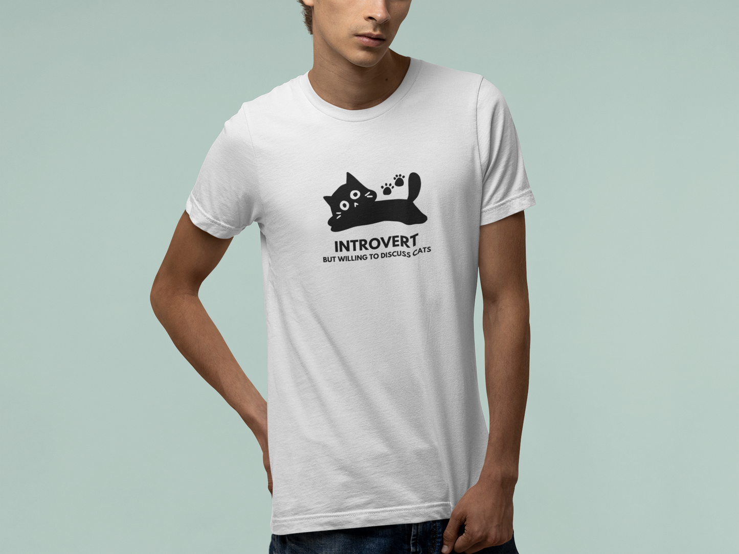 T-Shirt Introvert But Willing Discuss Cats T-Shirt – Funny Black Cat Shirt