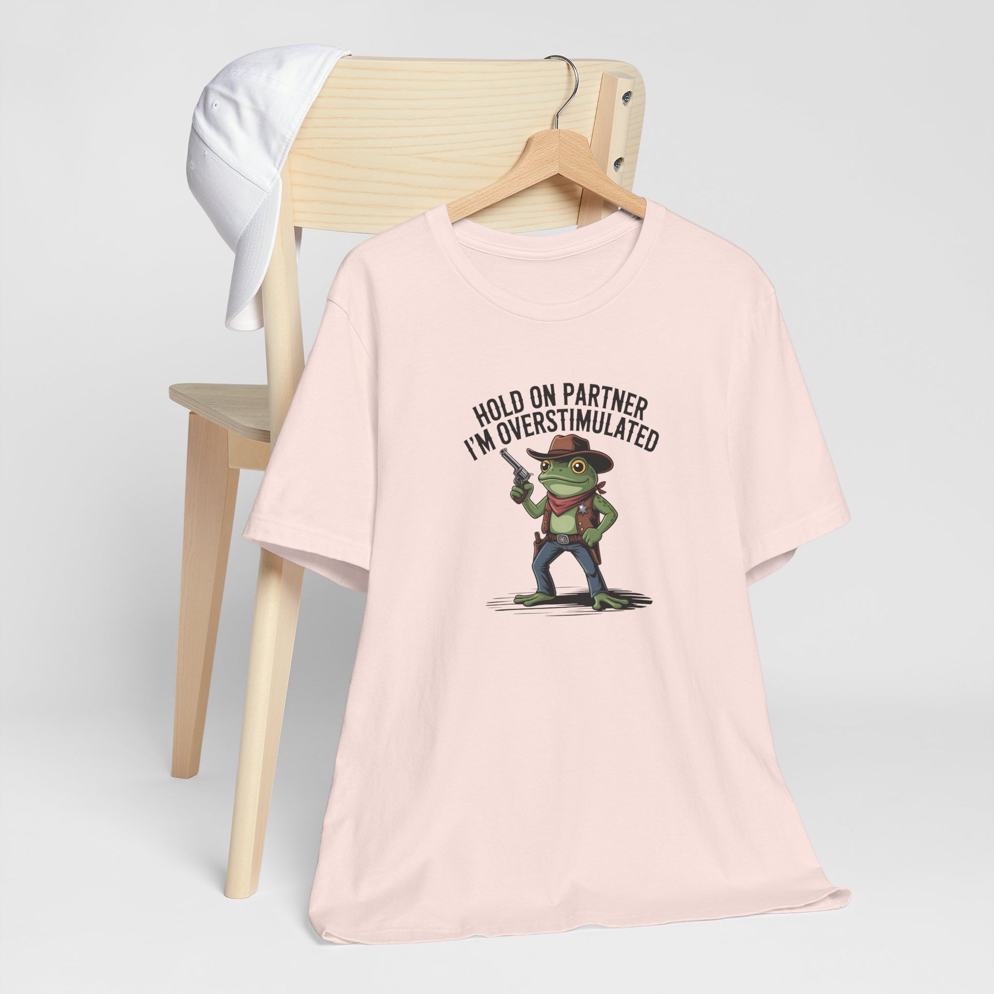 T-Shirt HOLD ON PARTNER I'M OVERSTIMULATED – Funny ADHD T-shirt