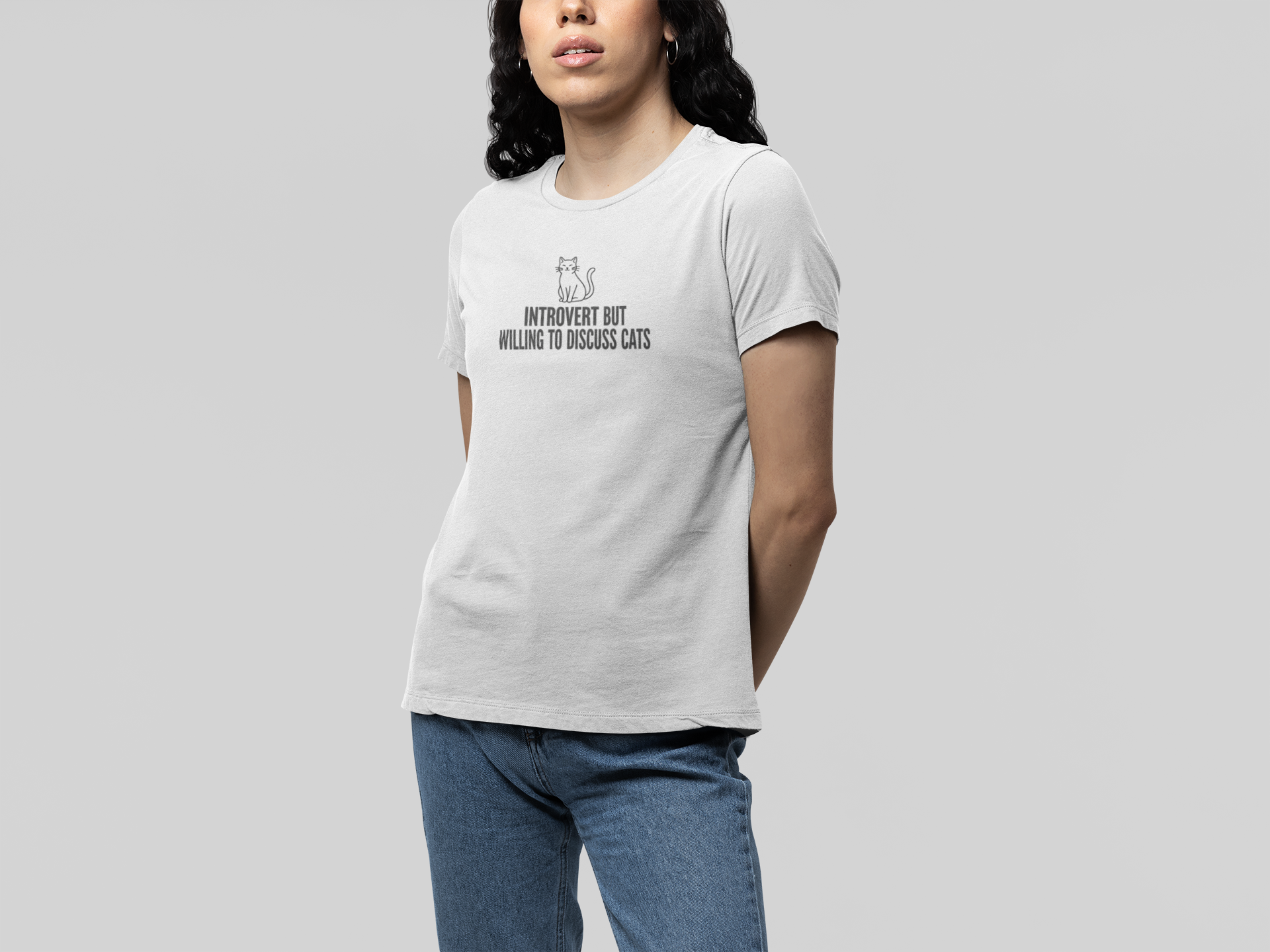 T-Shirt INTROVERT BUT WILLING TO DISCUSS CATS Funny Cat Lover T-Shirt