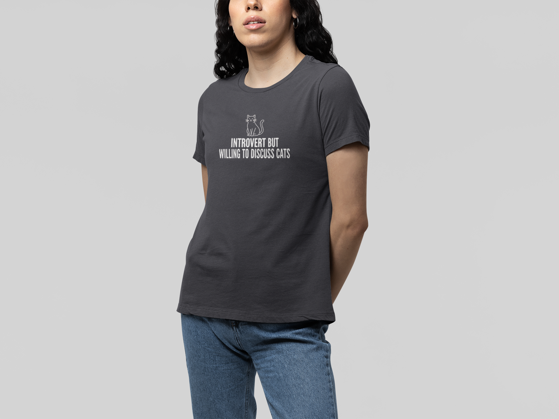 T-Shirt INTROVERT BUT WILLING TO DISCUSS CATS Funny Cat Lover T-Shirt
