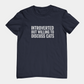 T-Shirt Introverted But Willing to Discuss Cats Shirt – Distressed Cat Tee
