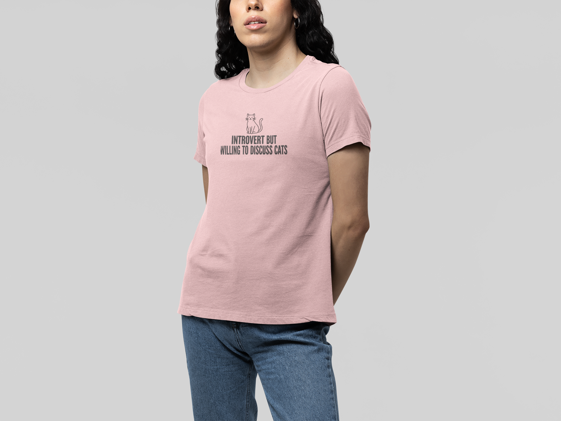 T-Shirt INTROVERT BUT WILLING TO DISCUSS CATS Funny Cat Lover T-Shirt