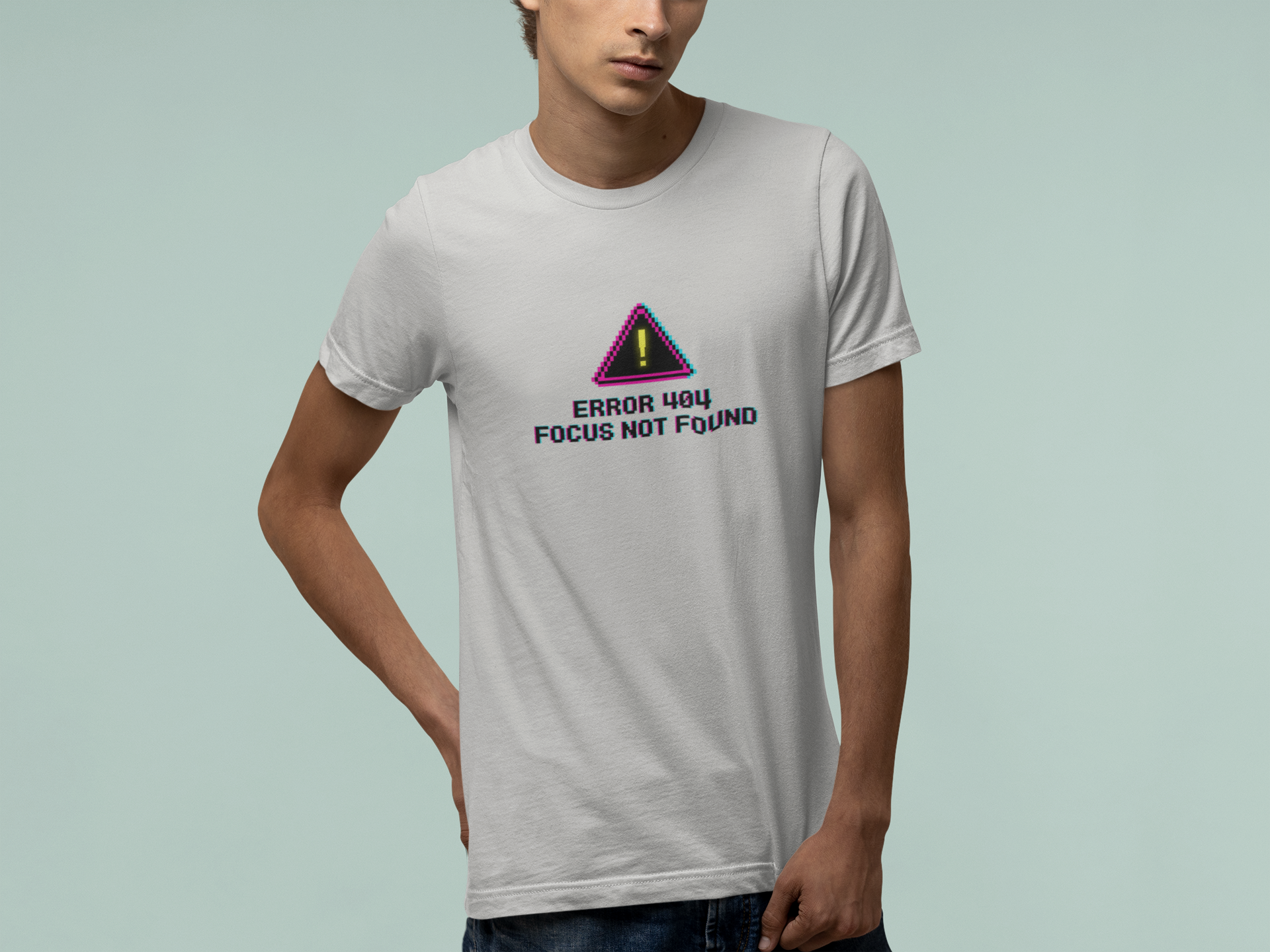 T-Shirt ERROR 404 FOCUS NOT FOUND T-Shirt – Funny Pixel Glitch Graphic Tee