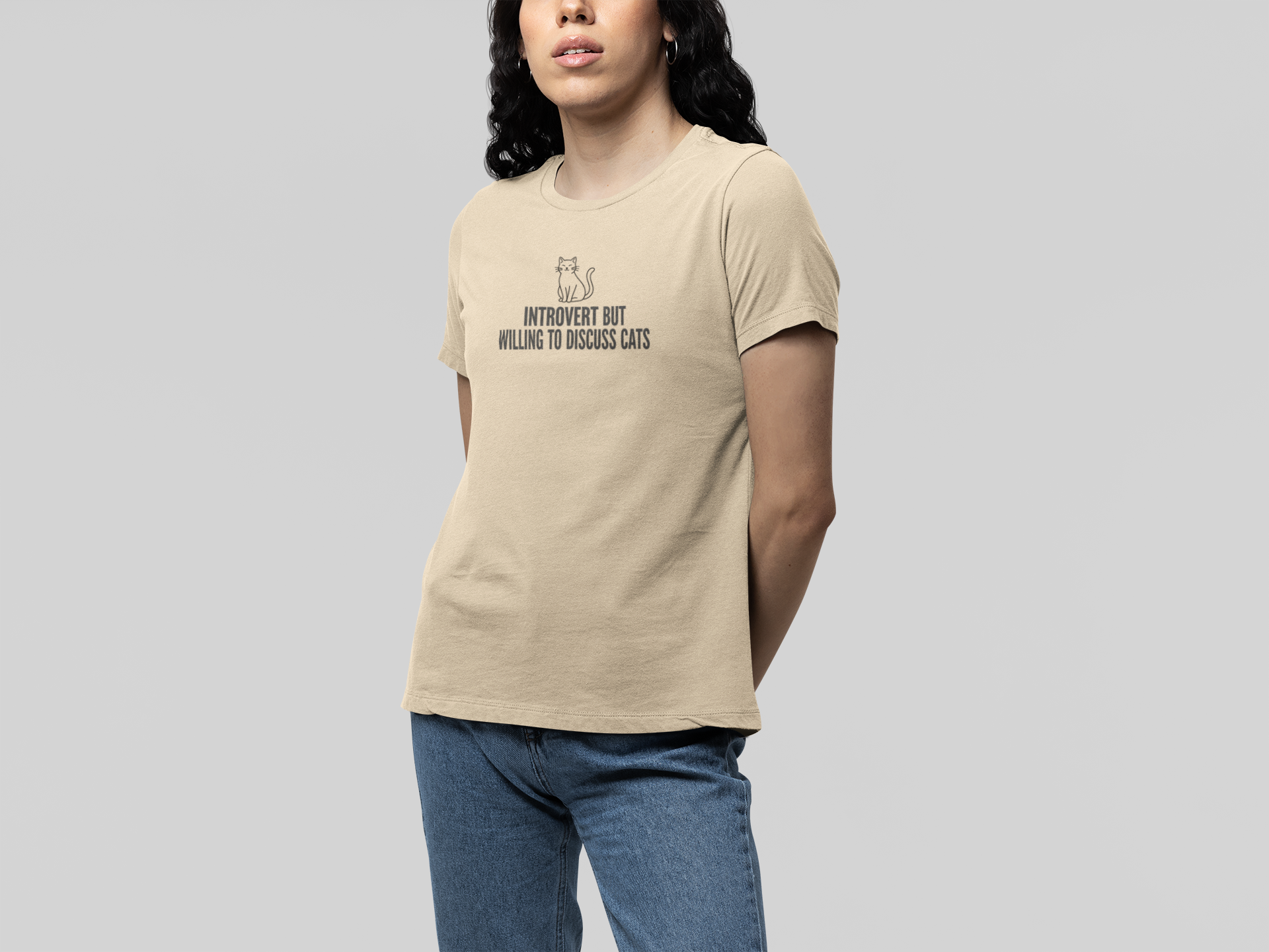 T-Shirt INTROVERT BUT WILLING TO DISCUSS CATS Funny Cat Lover T-Shirt