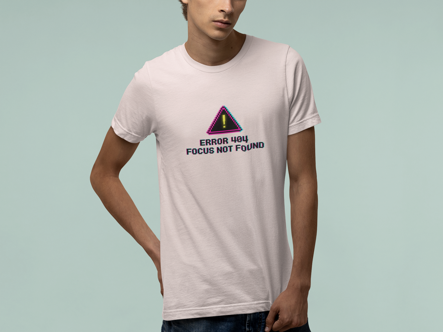 T-Shirt ERROR 404 FOCUS NOT FOUND T-Shirt – Funny Pixel Glitch Graphic Tee