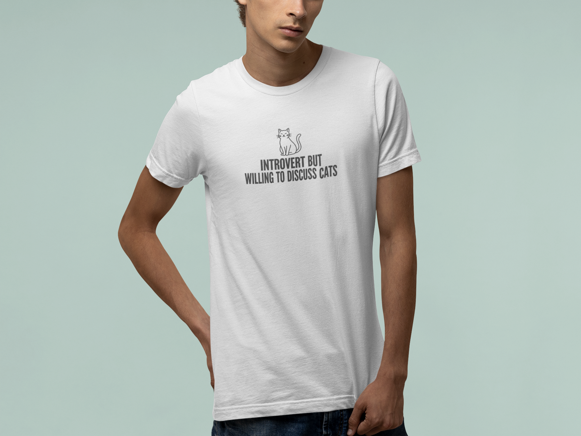 T-Shirt INTROVERT BUT WILLING TO DISCUSS CATS Funny Cat Lover T-Shirt