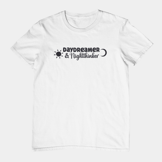 T-Shirt Daydreamer & Nightthinker Shirt – Whimsical Graphic Tee for Dreamers